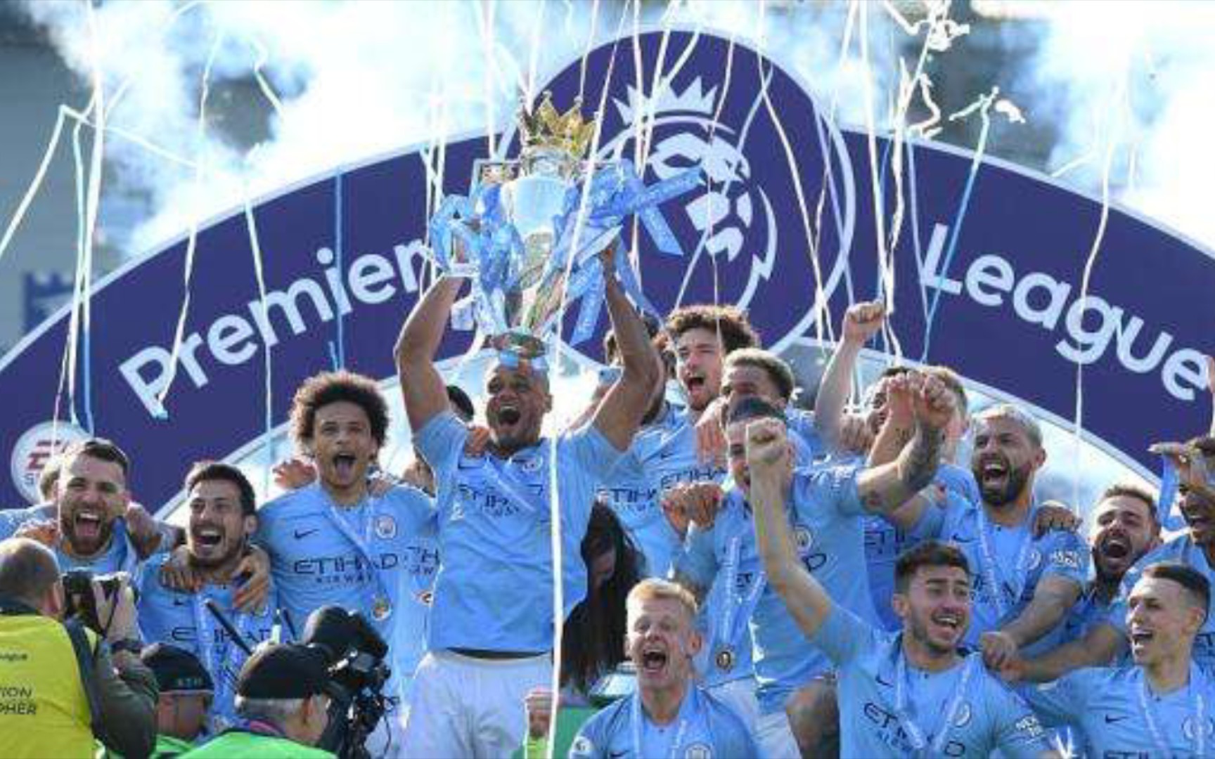 也凸顯了對 也凸顯了對